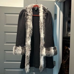 St. John Long Knit Sweater Wool Blend Faux Fur Collar Cuffs Gray Women's Sz 4